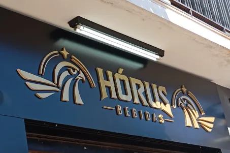 Projeto de comunicação visual produzido pela W.Art para Hórus Bebidas